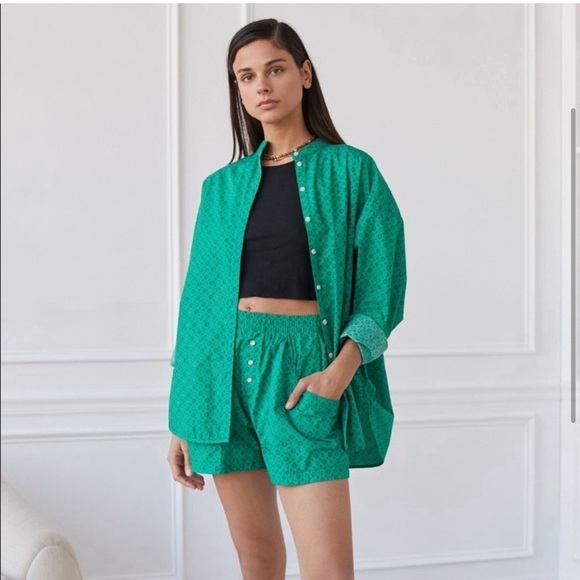 Urban Outfitters Tops - Out From Under Bailey Boyfriend Top M/L